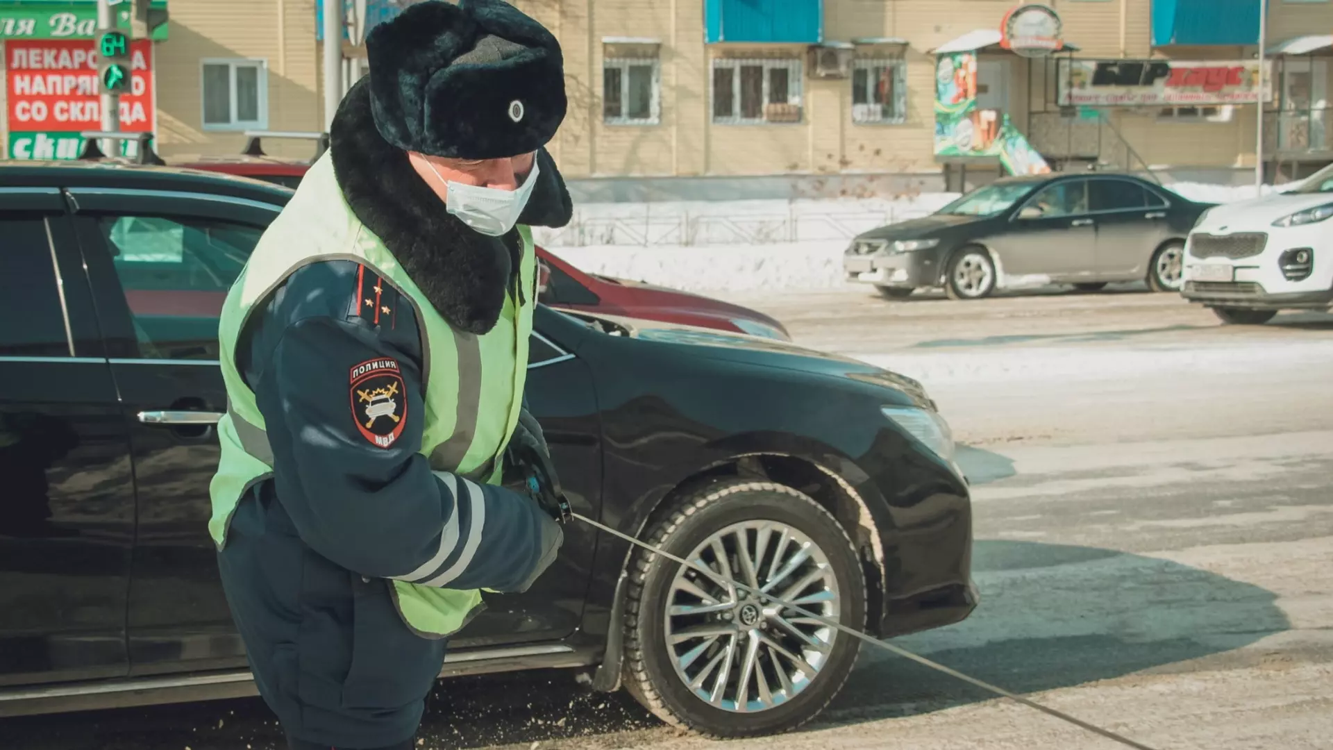 Легковая машина в Челябинске сбила пешехода-нарушителя
