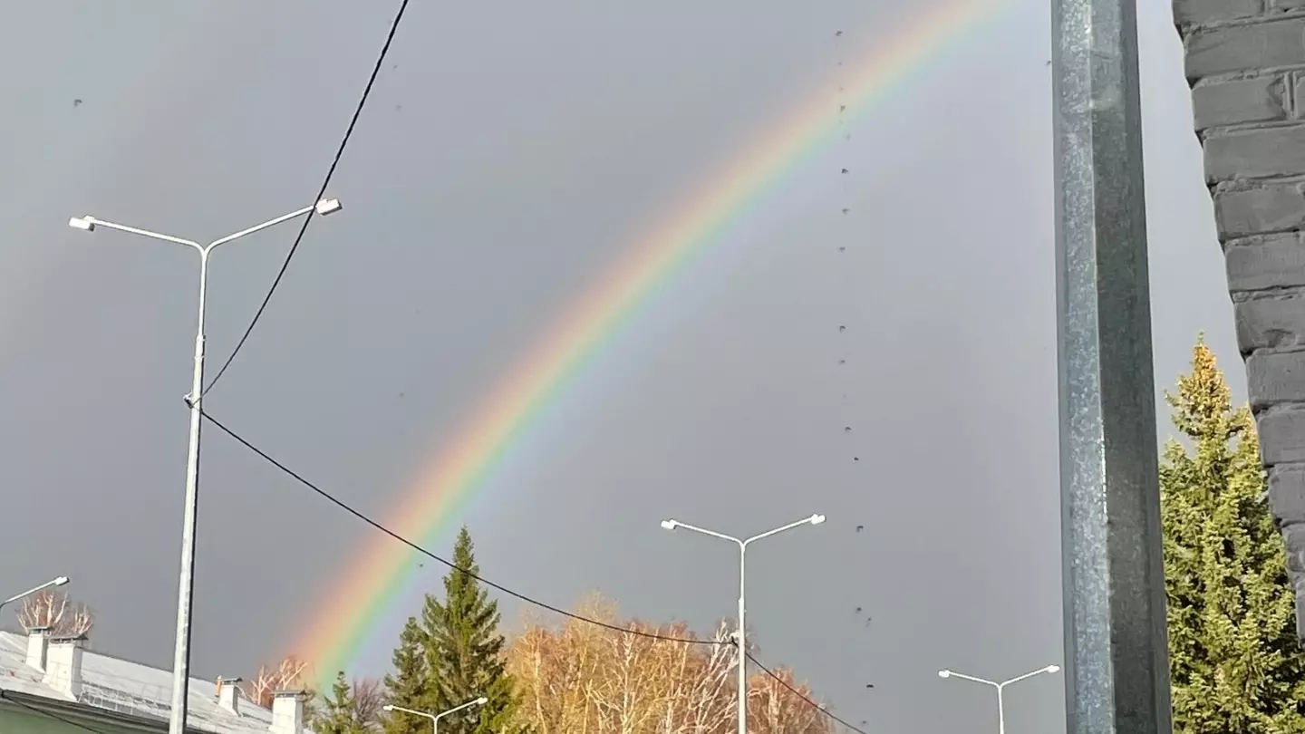 Апрельский дождь: град и радуга в Челябинской области